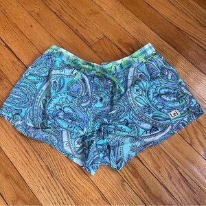 L.E.I Blue and green paisley pattern with plaid elastic waistband ruffle. Size M